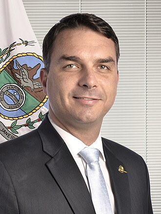 Foto: Agência Senado (Attribution) Retrato de Flávio Bolsonaro